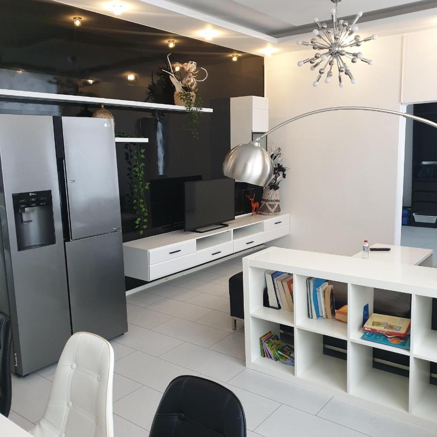 Moderne & Rustikale Monteurwohnung Im Zentrum アイトルフ エクステリア 写真