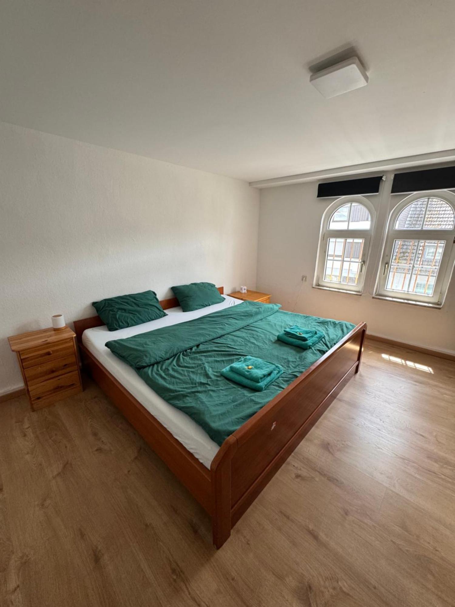 Moderne & Rustikale Monteurwohnung Im Zentrum アイトルフ エクステリア 写真