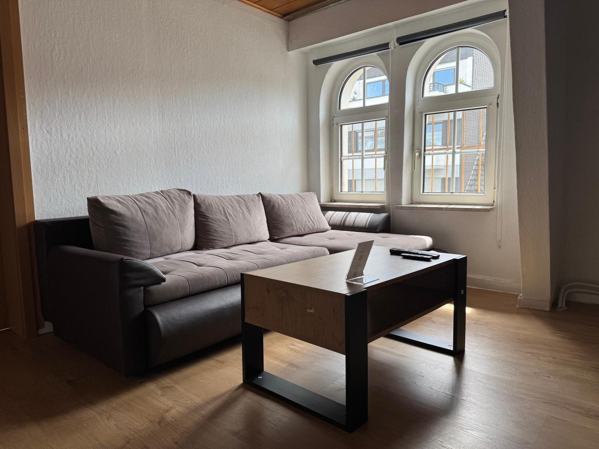 Moderne & Rustikale Monteurwohnung Im Zentrum アイトルフ エクステリア 写真