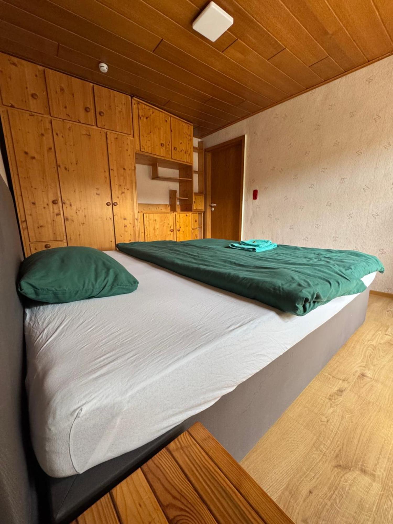 Moderne & Rustikale Monteurwohnung Im Zentrum アイトルフ エクステリア 写真