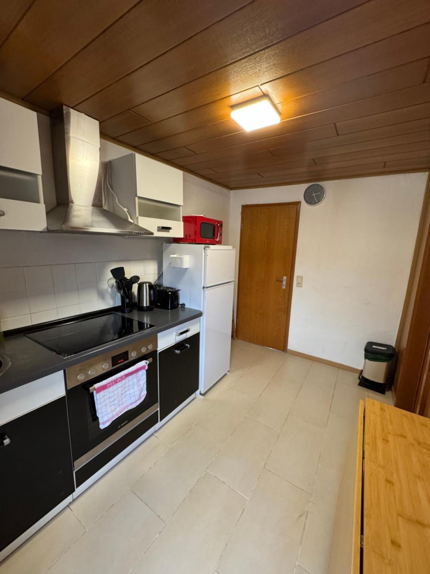 Moderne & Rustikale Monteurwohnung Im Zentrum アイトルフ エクステリア 写真