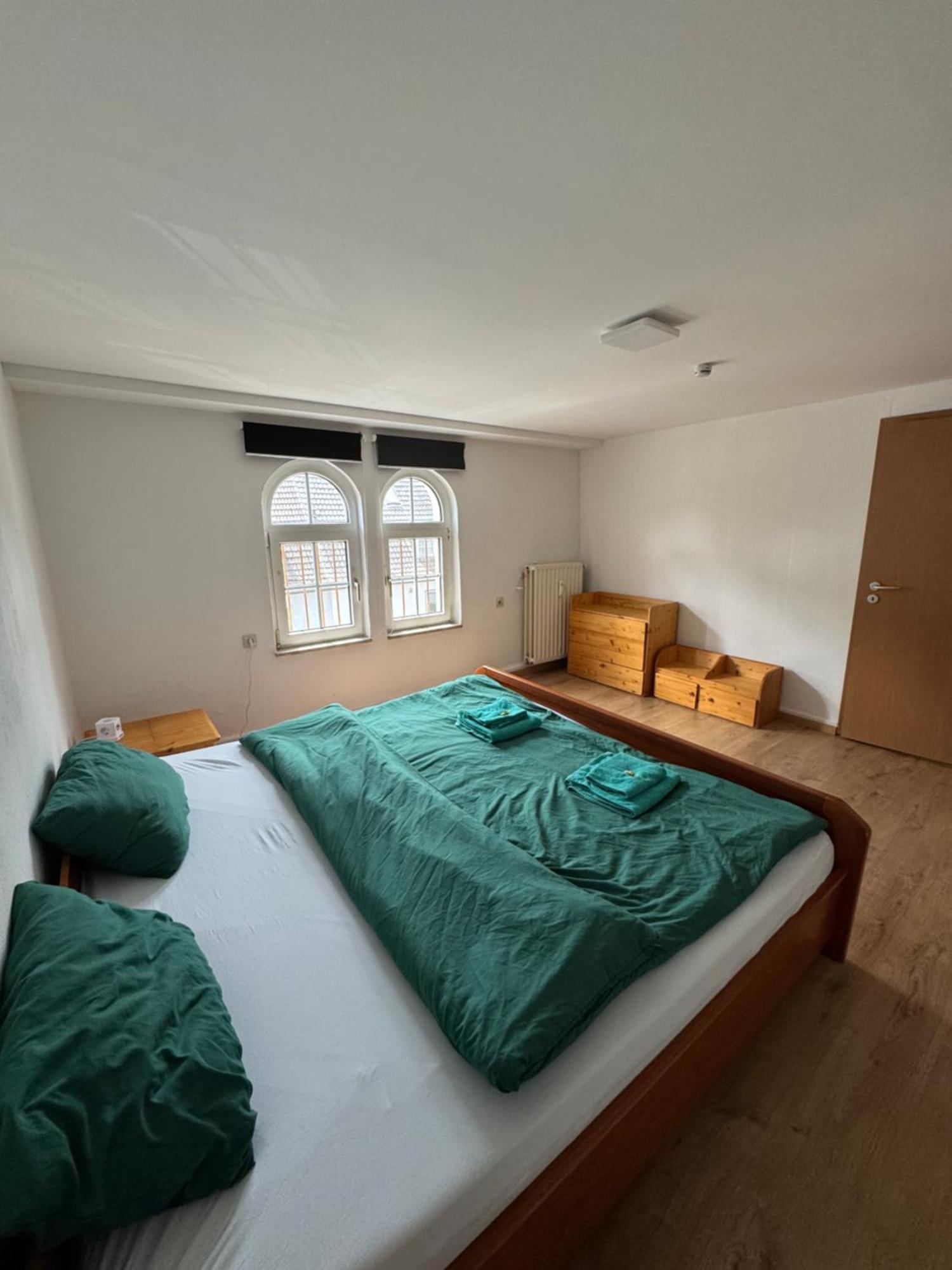 Moderne & Rustikale Monteurwohnung Im Zentrum アイトルフ エクステリア 写真
