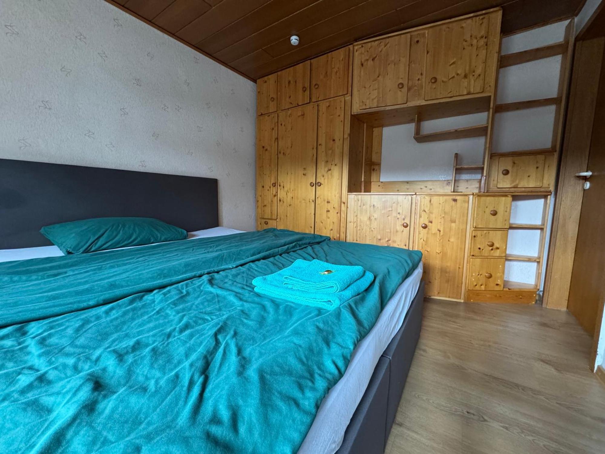 Moderne & Rustikale Monteurwohnung Im Zentrum アイトルフ エクステリア 写真