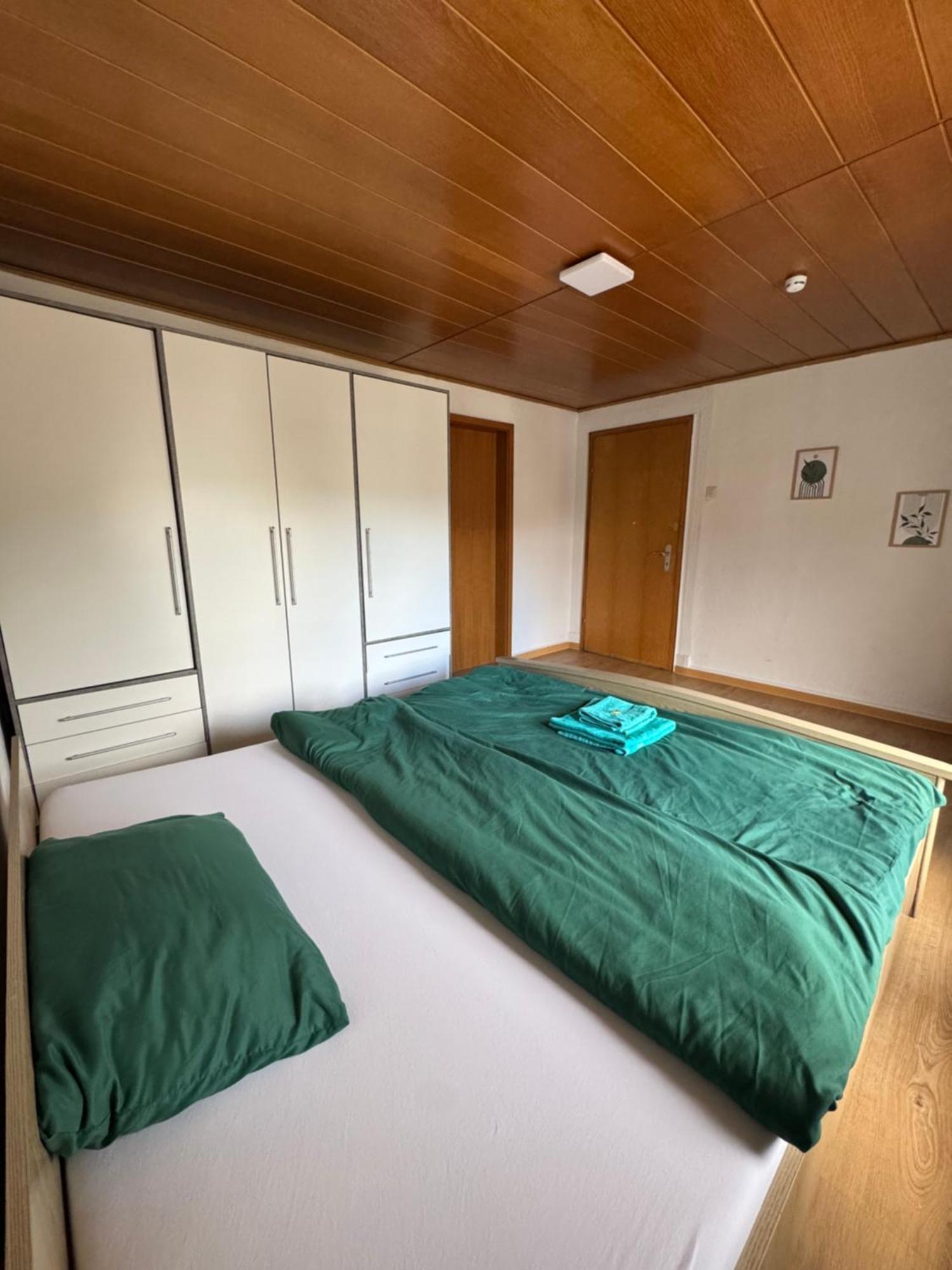 Moderne & Rustikale Monteurwohnung Im Zentrum アイトルフ エクステリア 写真