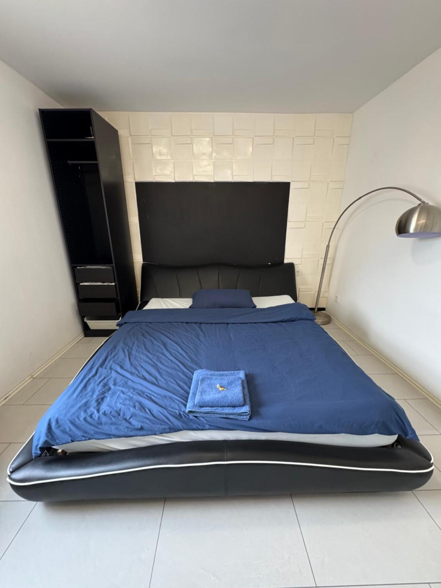 Moderne & Rustikale Monteurwohnung Im Zentrum アイトルフ エクステリア 写真